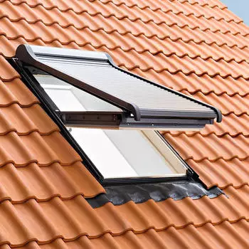Roto ZRO QE Hitzeschutz-Rollladen Elektrisch RotoQ Aluminium 11/16 (114 x 160 cm)