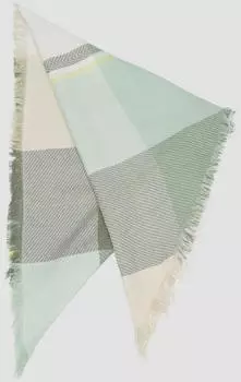 s.Oliver Dreieckiger Schal aus Viskosemix mit Karomuster grün 2161447.65N9.