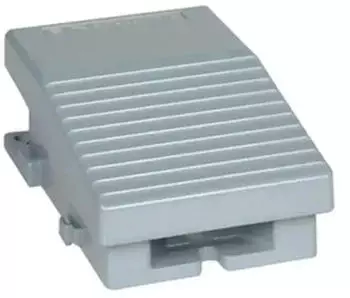 Schneider Electric Harmony Fu&szlig;schalter Einfach ohne Schutzhaube Metall Blau 2&Ouml;2S (XPEM211)