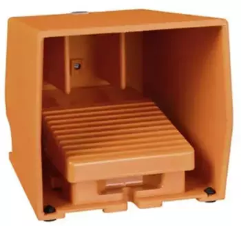 Schneider Electric XPER611 Fu&szlig;schalter einfach mit Schutzhaube 2&Ouml;+2S (XPER611)