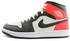 rot: Nike Air Jordan 1 Mid Women