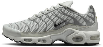 Nike Air Max Plus Women light silver/chrome/light bone/black