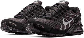 Nike Air Max Torch 4 schwarz/weiß – Durchdachte Materialkombination für optimalen Halt und Bewegungsfreiheit