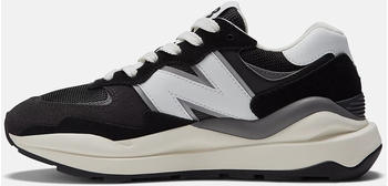 New Balance 57/40 Women black/sea salt/white