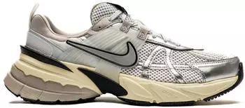Nike V2K Run Women (FD0736-100) summit white/metallic silvre