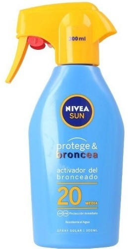 Nivea Sun Protect and Moisture Spray SPF 20 (300ml)