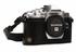 MegaGear Ever Ready Kamera Halbtasche mit Trageriemen für Olympus OM-D E-M10 Mark III