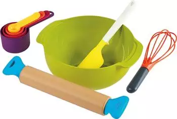 Casdon Joseph Joseph Spielzeug-Backset mit Nudelholz, Schneebesen, Messbecher und Rührschüssel (75450)