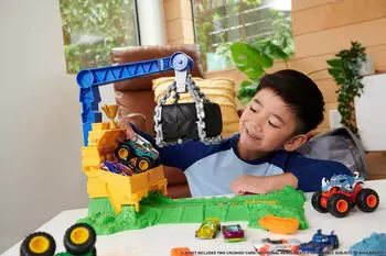 Hot Wheels Monster Trucks Arena Smashers: Rhinomite Chargin' Challenge