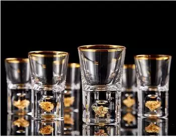 LuxusKollektion Schnapsgläser-Set Kristall 4cl Blattgoldflocken 24 Karat, 6 Stück