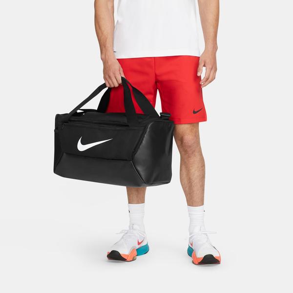 Ausstattung & Bewertungen Nike Brasilia 9.5 (DM3976) black/black/white