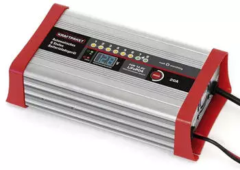 Dino-Kraftpaket Ladegerät mit Campingfunktion 12.8 V / 20 A (136342) Dino-Kraftpaket Ladegerät mit Campingfunktion 12.8 V / 20 A (136342)