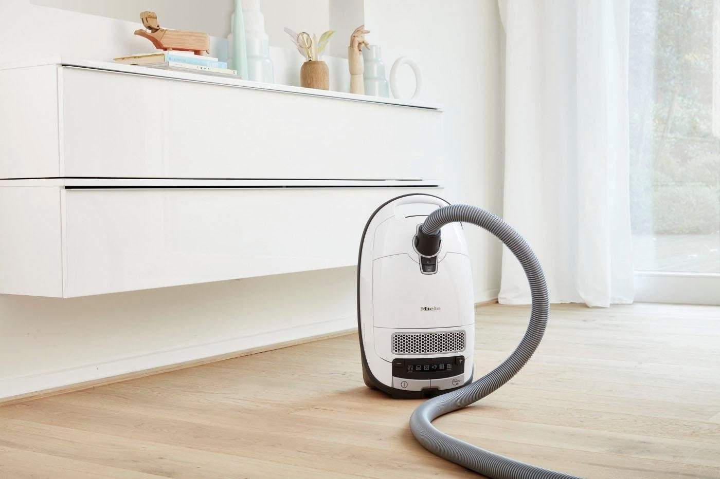 Miele Complete C3 Silence SGSK3 Lotosweiß Test 80/100 (gut)