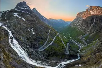 PaperMoon Premium collection Fototapete Trollstigen (B x H: 500 x 280 cm, Vlies)