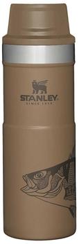 Stanley Classic Trigger-Action Travel Mug 0,47l Tan Peter Perch