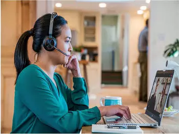 HP Poly Voyager Focus 2 (Kabellos, USB-A, USB-C, Microsoft Teams), Office Headset, Schwarz