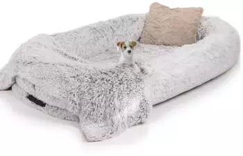 Wallace & Jones Ceddie XXL-Bett für Mensch & Tier, Kunstfell, hellgrau, 190x105x30cm (D40530)