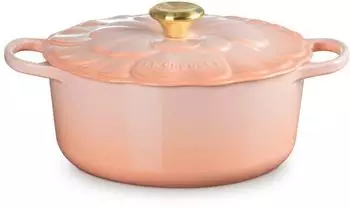 Le Creuset Br&auml;ter Signature Blume in p&ecirc;che (26 cm / 5,3 l)