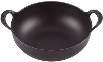 Le Creuset Balti Dish Schmorbräter 24 cm schwarz – Le Creuset Balti Dish Schmorbräter 24 cm schwarz: Vielseitigkeit in der Küche