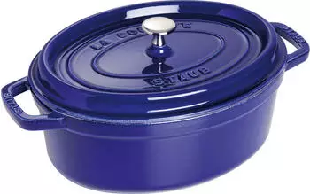 Staub Bratentopf 31 x 25 cm oval dunkelblau Staub Bratentopf 31 x 25 cm oval dunkelblau