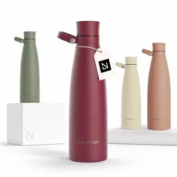 LARS NYSØM Isolierte Trinkflasche aus Edelstahl, 750ml, doppelwandig (NAD-4-BERRED)