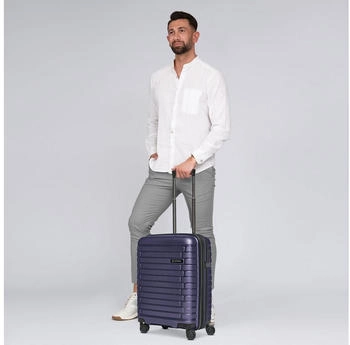 Pactastic Collection 04 4-Rollen-Trolley 55 cm (P12385) purple metallic – Pactastic Collection 04 4-Rollen-Trolley 55 cm (P12385) purple metallic - Ihr stylischer Reisebegleiter