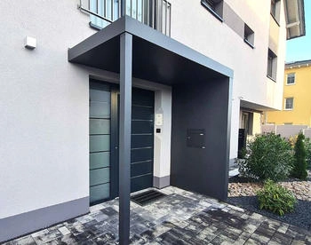 Gutta Rechteckvordach BS Plus XL 250 Sondermaß mit Pfosten, Seitenteil & Briefkasten (neues Modell) Seitenteil rechts Briefkasten BK, UP10-110 anthrazit Ohne Bewegungsmelder