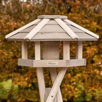 VOSS.garden Vogelhaus Valbo mit Kreuzstandfu&szlig; wei&szlig;