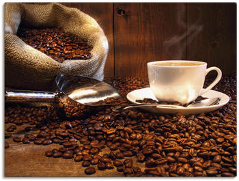 Art-Land Kaffeetasse und Leinensack mit gerösteten Kaffeebohnen auf rustikalem Tisch 40x30cm
