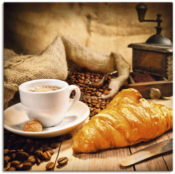 Art-Land Kaffeetasse mit einem Croissant und frischen Kaffeebohnen auf braunem Hintergrund 40x40cm