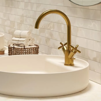 Steinberg Serie 250 Waschtisch-Zweigriffarmatur schwenkbar mit Ablaufgarnitur gold geb&uuml;rstet (250 1500 BG)