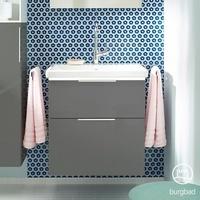 Burgbad Eqio Waschtisch mit Waschtischunterschrank mit LED-Beleuchtung, B: 63 H: 66,5 T: 49 cm, mit 2 Auszügen Front grau hochglanzKorpus grau glanz, Griff chrom SEZA063F2010C0001G0146, EEK: A++