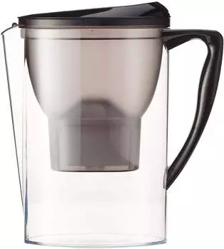 Amazon Basics Wasserfilter 2,3 Liter - Schwarz