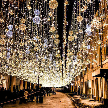 Salcar Eisregen Lichterkette Außen Eisregenvorhang Lichtervorhang Warmweiß, 9 Beleuchtungsmodi und Memory-Funktion, 3 x 1m mit 150 LEDs
