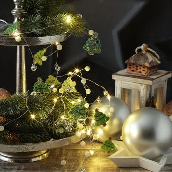 Marelida LED Drahtlichterkette grüne Tannenbäume und Glöckchen 20LED L: 1,9m - grün