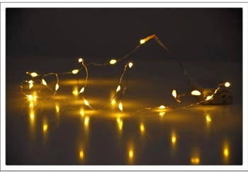 Spetebo Led Micro Lichterkette - 40 Led warmweiß - Draht Lichterkette mit Batteriebetrieb