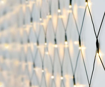 Spetebo Led Lichternetz 1,5 m mit 100 Led in warm weiß - Batterie betrieben - Garten Deko Lichervorgang