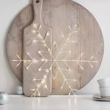 Lights4fun Osby LED Schneeflocke Fensterdeko Weihnachten (LL22059)