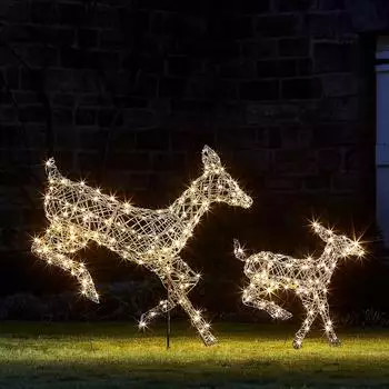 Lights4fun 2er Set springende LED-Rentier Hirschkuh & Rehkitz L Harlow (XX2103EU)