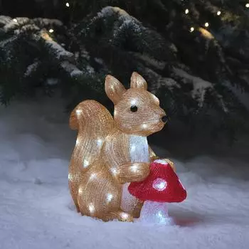 Lights4fun 32cm LED Acryl Weihnachtsfigur Twiggy das Eichhörnchen (LL24061)