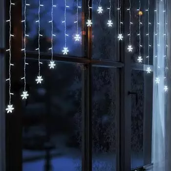 Spetebo Schneeflocken Lichtervorhang kalt weiß 71 LED 140x95cm batteriebetrieben (4633)