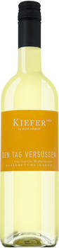 Weingut Kiefer Den Tag versüßen Weißweincuvée lieblich QbA 0,75l