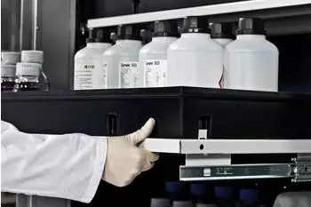 Asecos Labor-Chemikalienschrank 2-türig halbhoch 2 Auszüge mit Sichtfenster grau