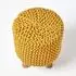 Homescapes Hocker gestrickt Baumwolle mit Holzbeinen, senfgelb