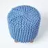 Homescapes Hocker gestrickt Baumwolle mit Holzbeinen, blau