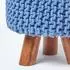 Homescapes Hocker gestrickt Baumwolle mit Holzbeinen, blau