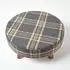 Homescapes Tartan Fußhocker, rund, grau/gelb, Holzbeine (SF1575)